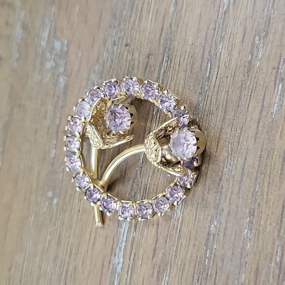 Elegant Gold tone Vintage Purple chrystal Floral Brooch - Picture 2 of 4